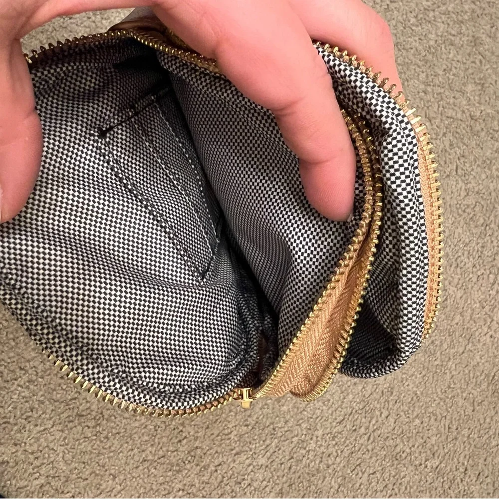 Altard state cross body purse - Picture 3 of 7